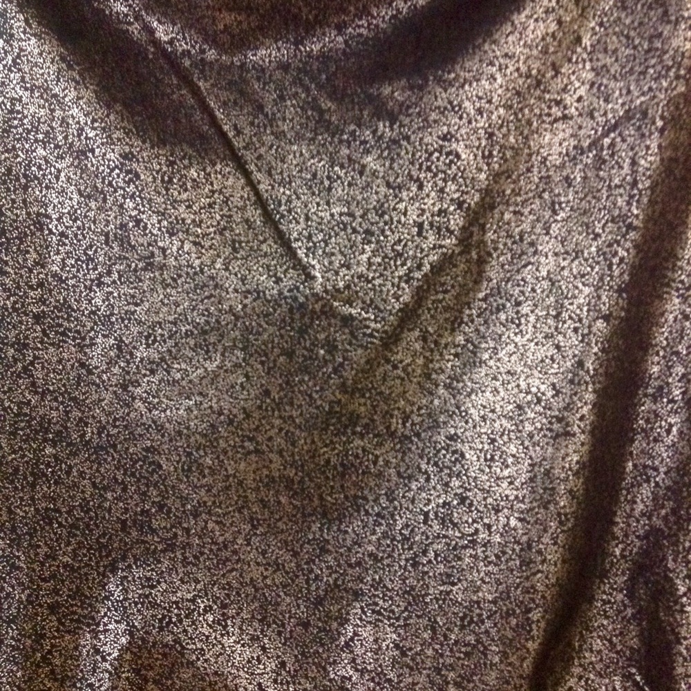 Fabletics Bronze Top - Picture 5 of 6